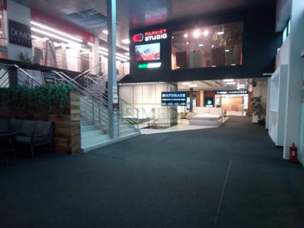 Sklep,usługi,parter,wys,4m,parking,ochrona