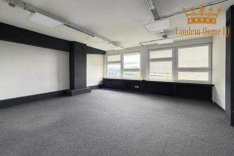Na wynajem biuro 160,6 m2 z częściami wspólnymi, Włochy, Jer