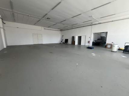 Łęczna - hala 1000m2 z zamieszkaniem