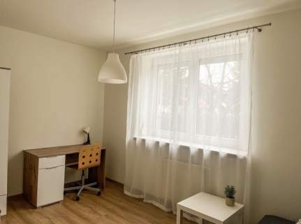 3 pokoje 76 m parter balkon