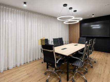 221m2 w biurowcu - Powiśle