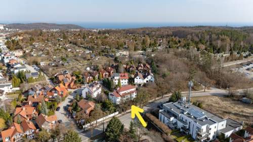 2-poziomowe mieszkanie z ogrodem i kominkiem hala