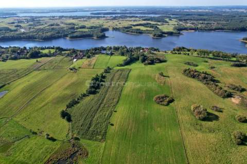 Działki budowlane nad jeziorem - 13 km od Ełku.