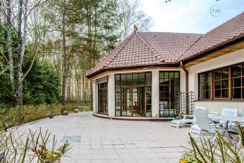 Wolnostojący dom w Sulejówku na działce 2591 m2