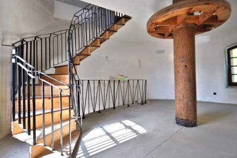 Wiatrak typu Holenderskiego pod restaurację airbnb