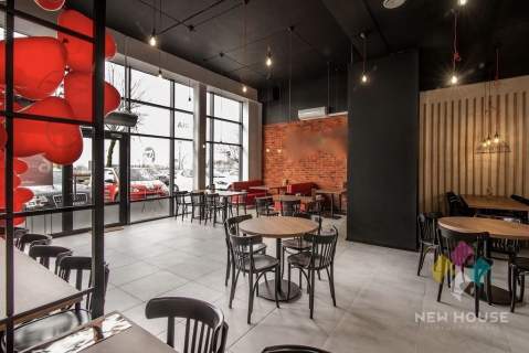 Lokal gastronomiczny 3 miejsca parkingowe, witryna