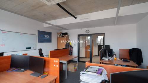 Lokal biurowo-magazynowy, 299m2, winda, dwa piętra