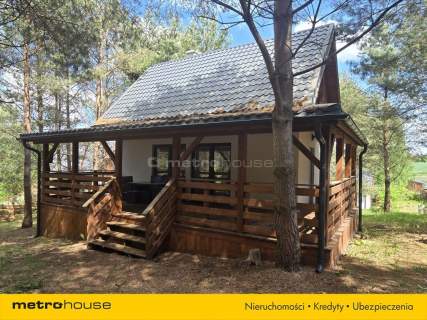 Dom w pięknej okolicy nad cichym jeziorem