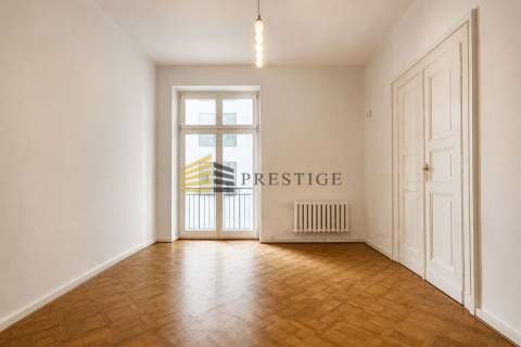 Lokal w pięknej kamienicy, 90m2, 5 pomieszczeń