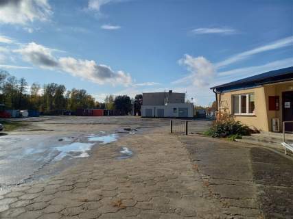 Atrakcyjna nieruchomość - kompleks budynków