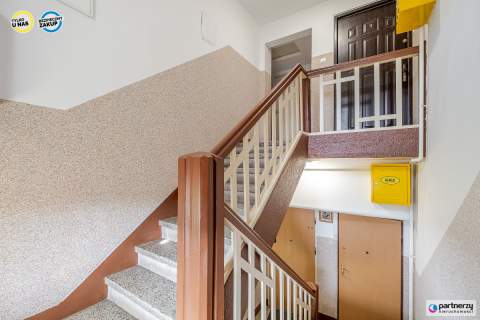 4 pokoje z balkonem i piwnicą blisko centrum 