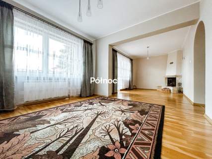 Komfortowy bliźniak z kominkiem i dużym ogrodem