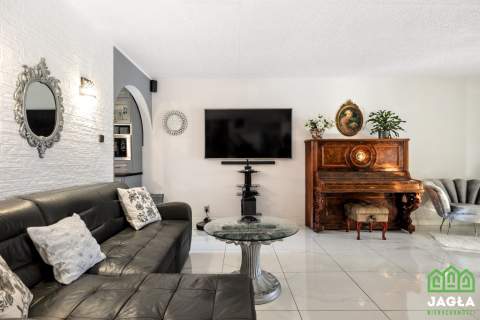 150 m2 Dom z Ogrodem Zimowym i 70 m2 Budynek Gosp.