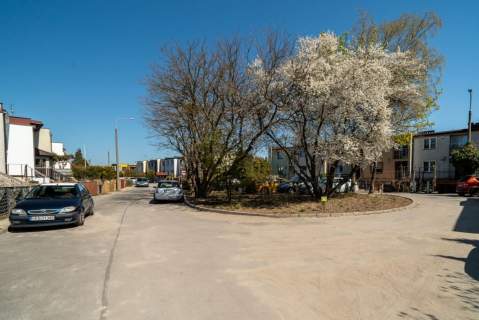 Mieszkanie w szeregu z ogrodem 80 m .