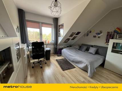 Piękny dom przy lesie pod Górą Kalwarią