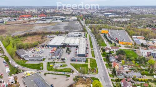 Lokal 244m z WŁASNYM PARKINGIEM 8 miejsc 