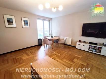 Przestronny dom z funkcją domu dwurodzinnego.