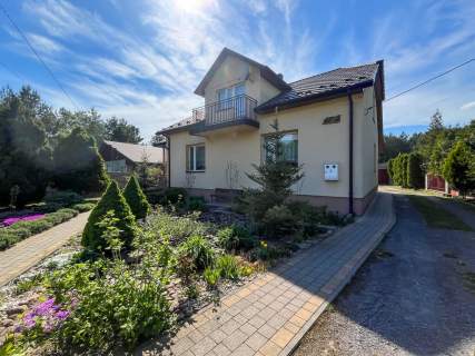 Dom po remoncie 106,5m2 działka 2873m2 choinki