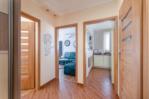 Wykończone 2 pok. Balkon 15m2 Hala Garażowa 
