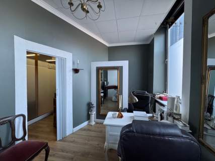 Salon kosmetyczny przy rynku Bałuckim, Łódź