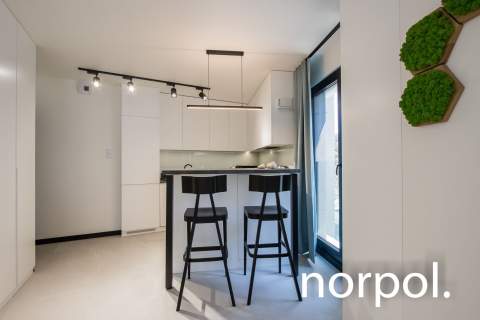 Nowoczesne mieszkanie z przestronnym balkonem / modern apartment
