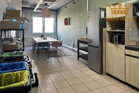 Do wynajęcia magazyn 556m2 , parter budynku ocieplanego - 