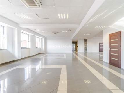 Open space/całe piętro w nowoczesnym biurowcu 1-P