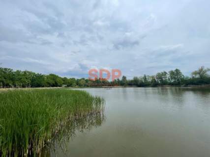 Wyjątkowa działka ze zbiornikiem wodnym o charakterze u