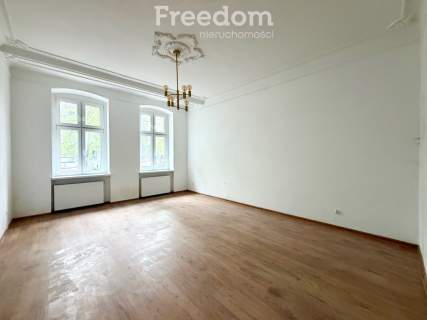 Wyremontowane i przestronne - 90m - Pl. Wolności 2