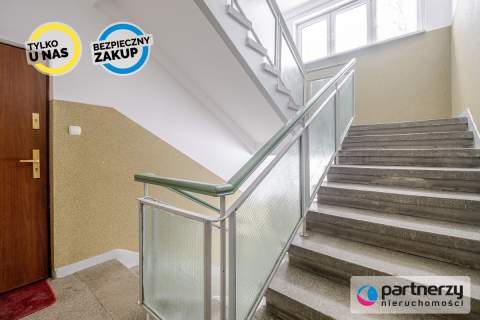 2 pok z balkonem.