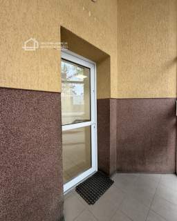 Lokal z witryną na parterze głównej ulicy-Rumia