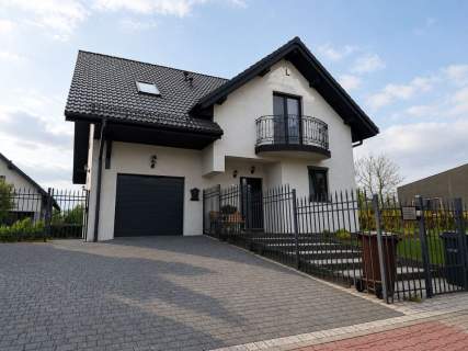 Komfortowy dom z garażem w centrum Tarnowskich Gór