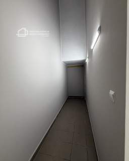 Lokal z witryną na parterze głównej ulicy-Rumia
