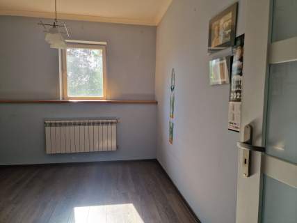 Dom parterowy 242m2, ogród, dwa garaże, wiata