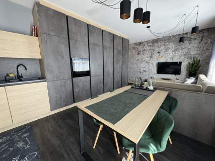 Apartament z dużym tarasem, wyposażony