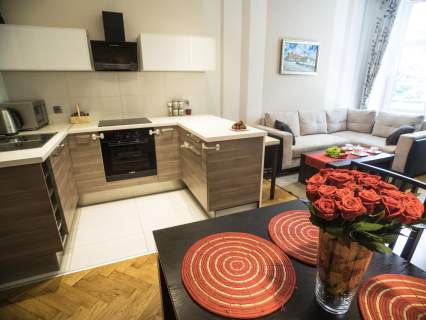 Kraków Stare Miasto ul Długa 82, 3 pok, 2 balkony, garderoba
