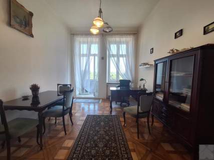 Lokal w centrum na mieszkanie lub kancelarię
