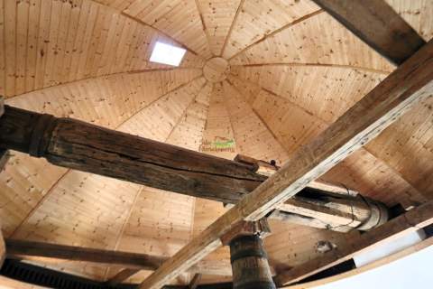 Wiatrak typu Holenderskiego pod restaurację airbnb