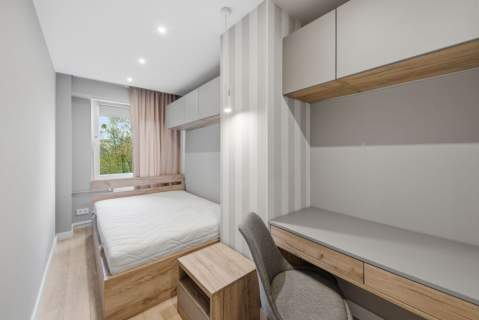2 pokoje po remoncie   z wyposażeniem   duży balkon   