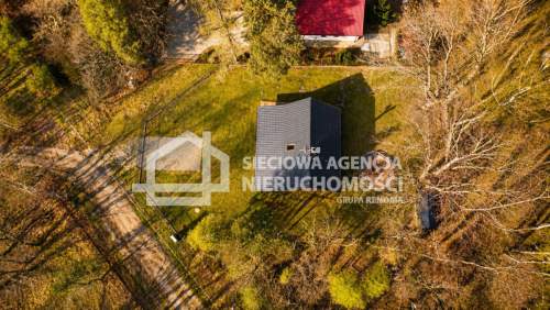 Dom drewniany nad morzem