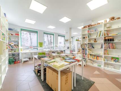 Budynek handlowo-mieszkanly Centrum Skawiny