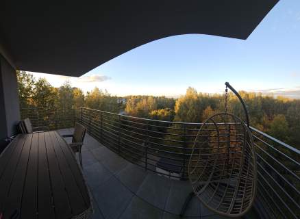 Przestronne mieszkanie z dużym balkonem na Janowie