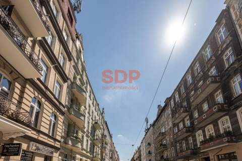 wykończony lokal z witryną duży ruch pieszy Jedności Narodowej