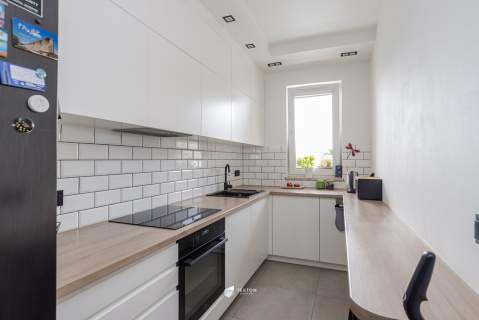 3 pokoje dwustronne duży balkon garaż