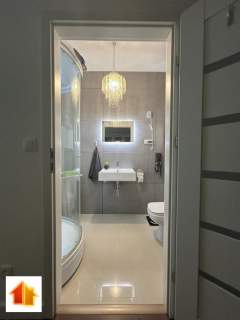 Piętrowy apartament z garażem w centrum