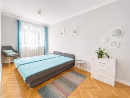 Śródmieście 2 pokoje 2 piętro balkon parking ze szlabanem