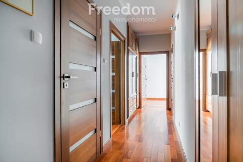 3 pokoje, balkon 30m2, garaż, ul. Rydygiera 15.