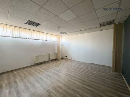 lokal/magazyn biuro na Bieńczycach z windą tow.