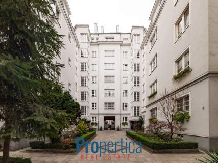 Ciche mieszkanie w przedwojennej kamienicy - 71 m 