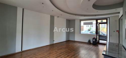 lokal 70m2, parter i parking